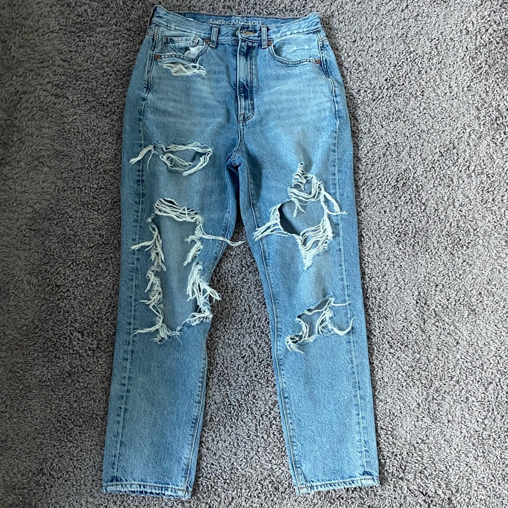 AE Ripped Highest Waist Mom Jean (hardly worn!)